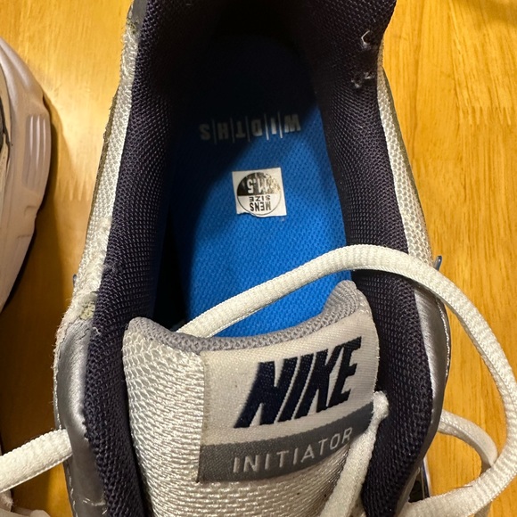 Blue and white - Picture 3 of 6